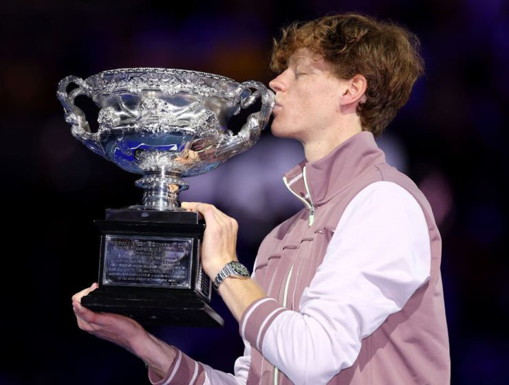 Jannik Sinner tennista bionico