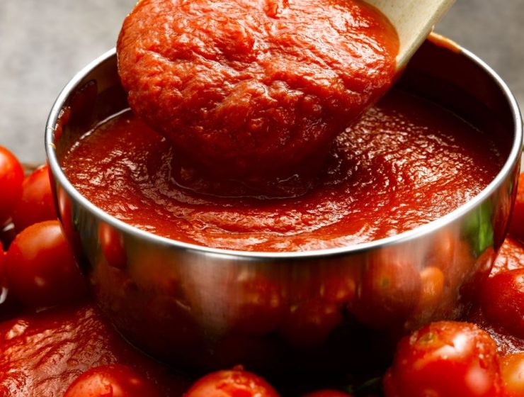 La Preparazione della Salsa di Pomodoro