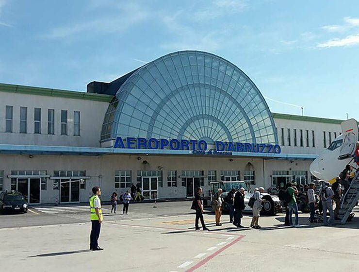 la-petizione-per-il-collegamento-aereo-continuo