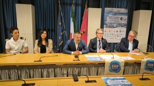 Gara di pesca alla plastica