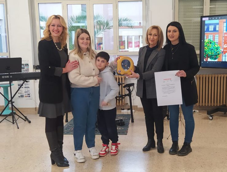 Cromosoma della Felicità Dona un Defibrillatore