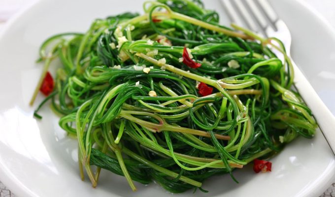 Gli Agretti di primavera sono un tesoro per sapore e benefici. Conosciuti anche come barba di frate, in Abruzzo si chiamano "miniscurd".