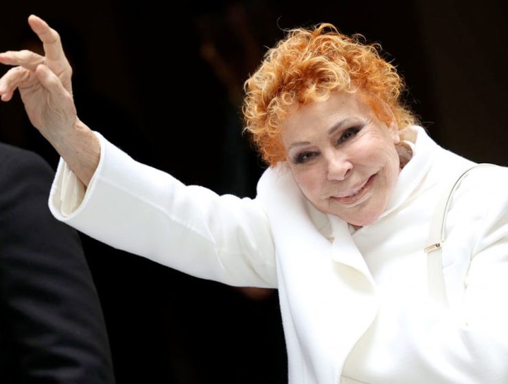 Addio a Ornella Vanoni, icona della musica italiana e voce unica.
