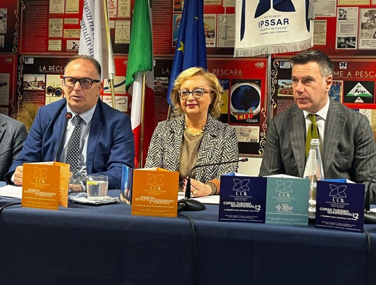 Alberghiero De Cecco presenta