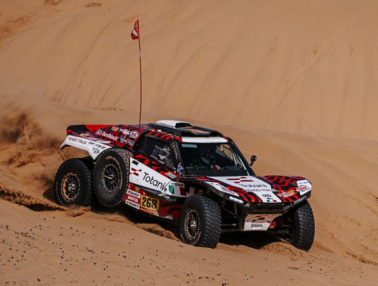 Dakar Rally dune Arabia