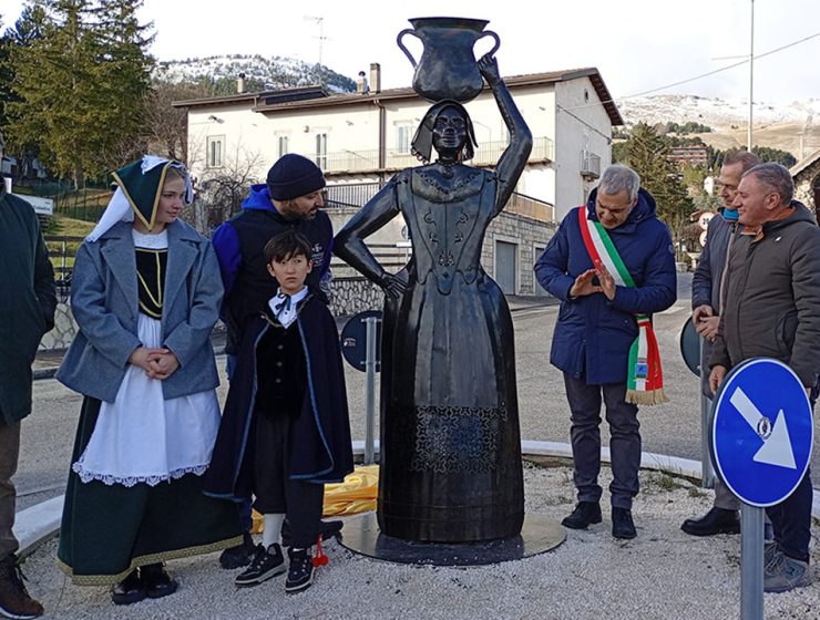 la donna in ferro battuto