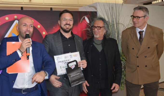 Emanuele Remigio premiato al Festival della Melodia Montesilvano al Porto Allegro