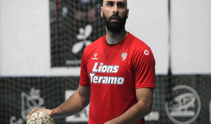 Giocatore Lions Teramo durante partita contro Girgenti
