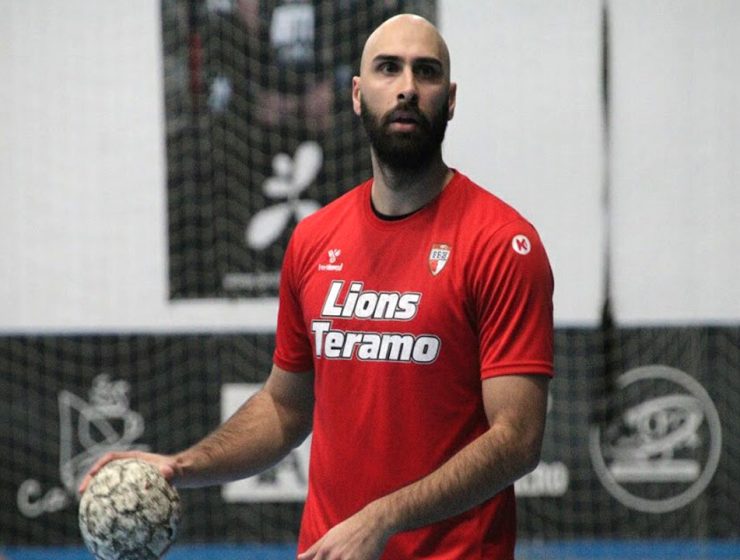Giocatore Lions Teramo durante partita contro Girgenti