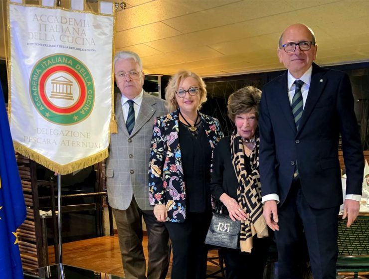 Delegazioni dell’Accademia Italiana della Cucina durante la conviviale per celebrare la cucina italiana patrimonio UNESCO a Pescara