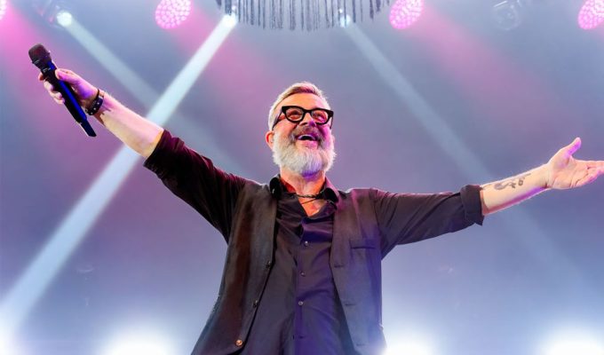 Marco Masini Live 2026 concerto tour estivo cantante italiano sul palco