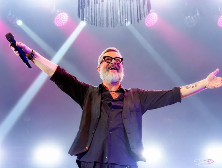 Marco Masini Live 2026 concerto tour estivo cantante italiano sul palco