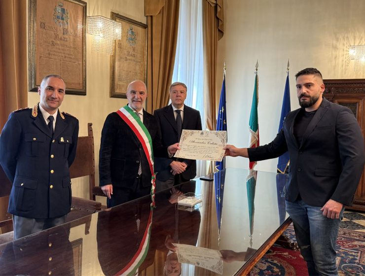 Masci premia l’agente Calista a Pescara con pergamena ufficiale