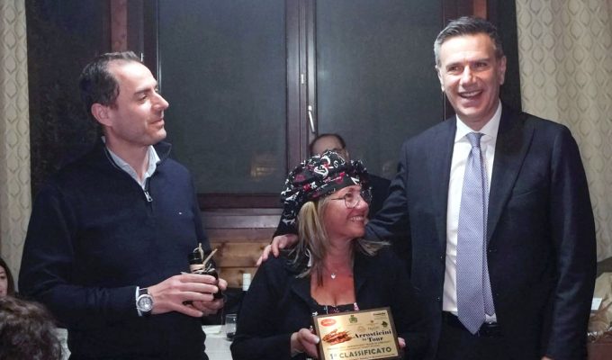 vincitrice Arrosticini in Tour Pescara premiazione ristorante 21 posti