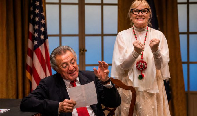 Luca Barbareschi e Chiara Noschese in scena in November a Pescara al Teatro Massimo