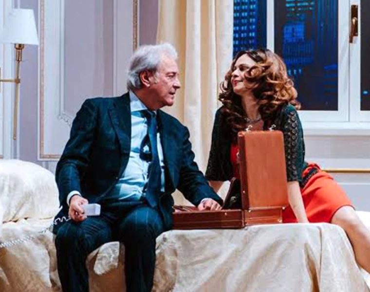 Plaza Suite Orsogna teatro con Corrado Tedeschi e Debora Caprioglio in scena