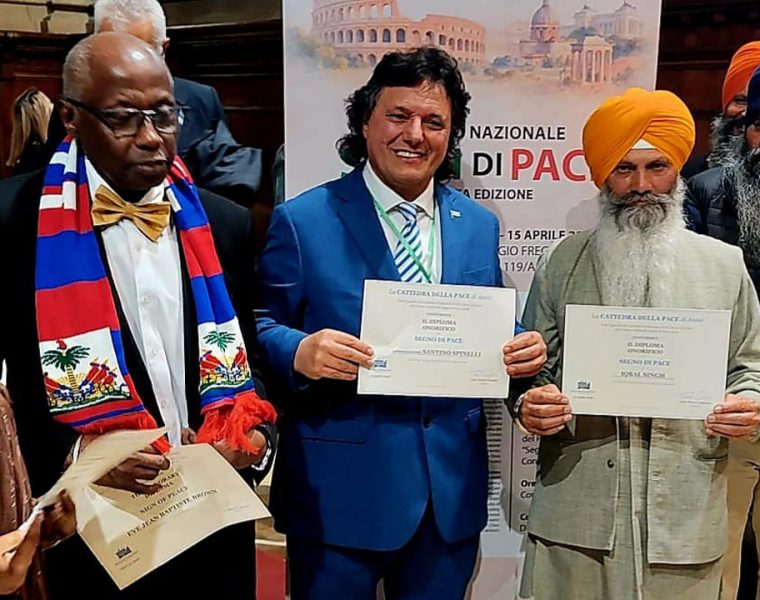 Santino Spinelli riceve il diploma Segno di Pace a Roma
