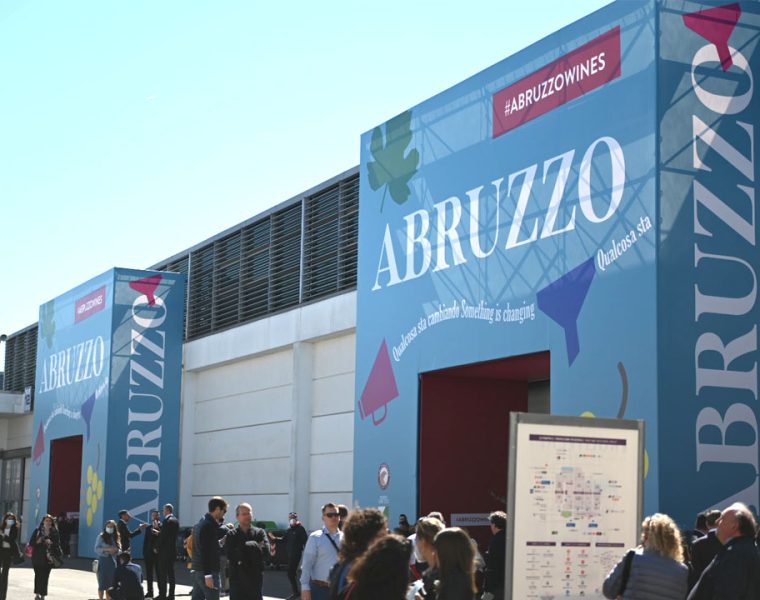 padiglione Abruzzo Vinitaly 2026 Verona fiera vino italiano