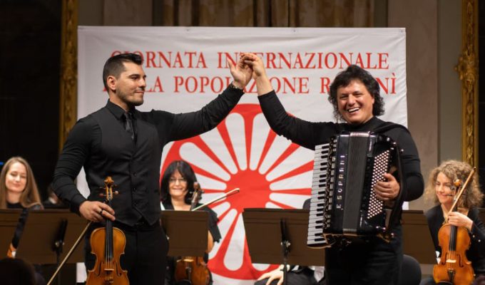 Concerto romanì alla Fenice di Venezia con Gennaro e Santino Spinelli sul palco