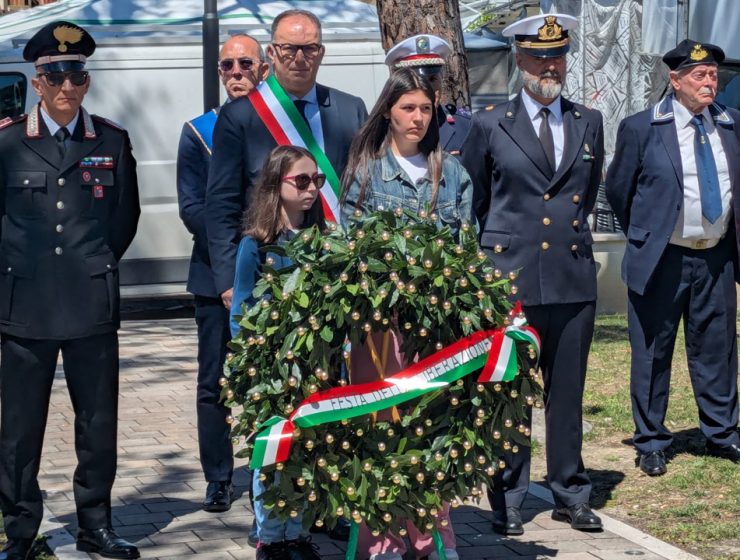 Montesilvano celebra 25 Aprile con deposizione corona al Monumento ai Caduti
