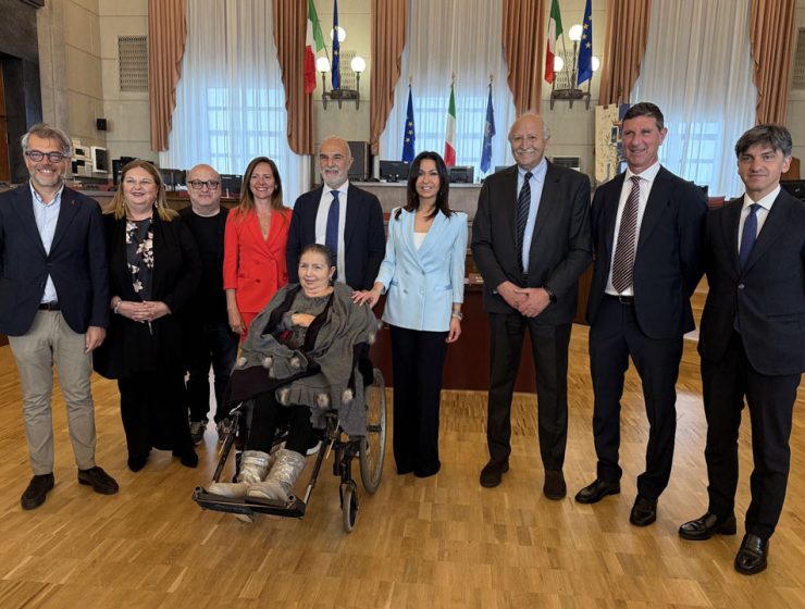 nuova giunta comunale Pescara con il sindaco Carlo Masci e gli assessori in sala consiliare