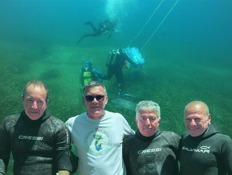 rischi immersione subacquea studio con subacquei durante ricerca scientifica in mare