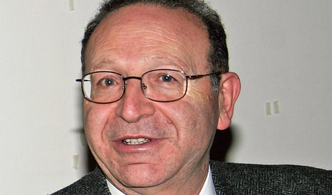 Ritratto del giornalista aquilano Alessandro Orsini.