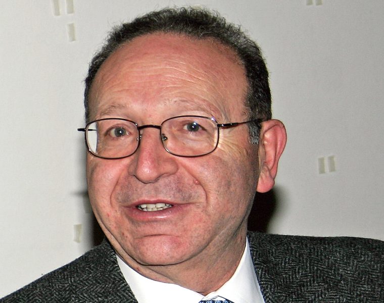 Ritratto del giornalista aquilano Alessandro Orsini.