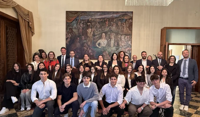 Squadra pescarese di Dire e Contraddire presentata nella sala Giunta del Comune di Pescara.