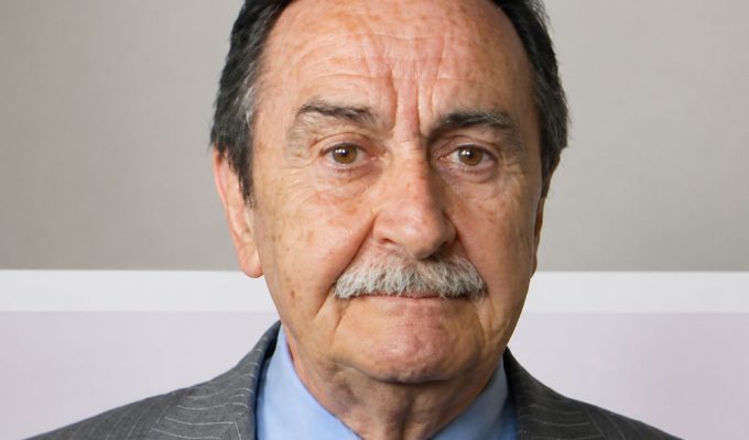 Ritratto in giacca e cravatta usato per l’articolo in ricordo di Gian Paolo de Rubeis