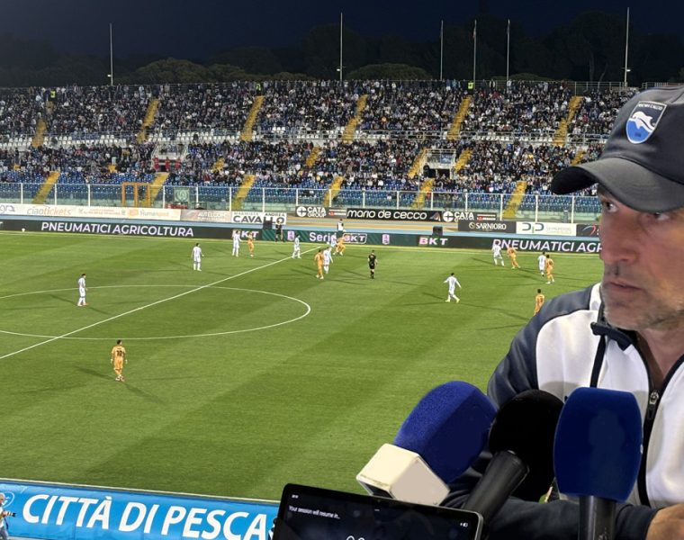 Un’azione di gioco di Pescara-Spezia con Giorgio Gorgone in primo piano durante la notte della retrocessione in C
