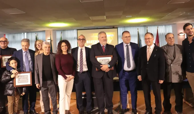 Chirurghi d’Abruzzo premiati con Il Bisturi Doc nella sala consiliare di Montesilvano
