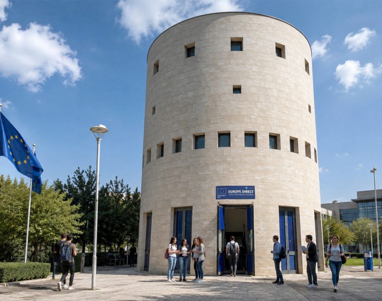 Europe Direct Chieti UdA nel Campus di Chieti con sede del Centro, studenti e bandiere dell’Unione europea