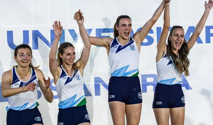 Atlete del CUS Ud’A festeggiano l’esordio CNU con una medaglia nella staffetta femminile 4x100.